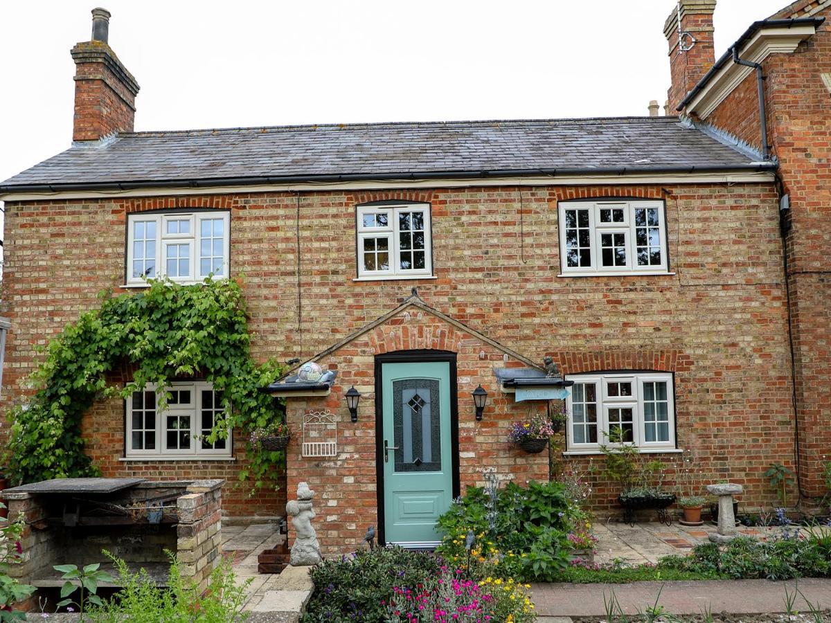 Woodleys Cottage Woburn Sands Екстериор снимка